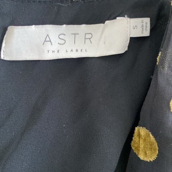 Anthropologie ASTR THE LABEL Metallic Polka Dot Wide Leg Jumpsuit V Neck Size S - Picture 12 of 15